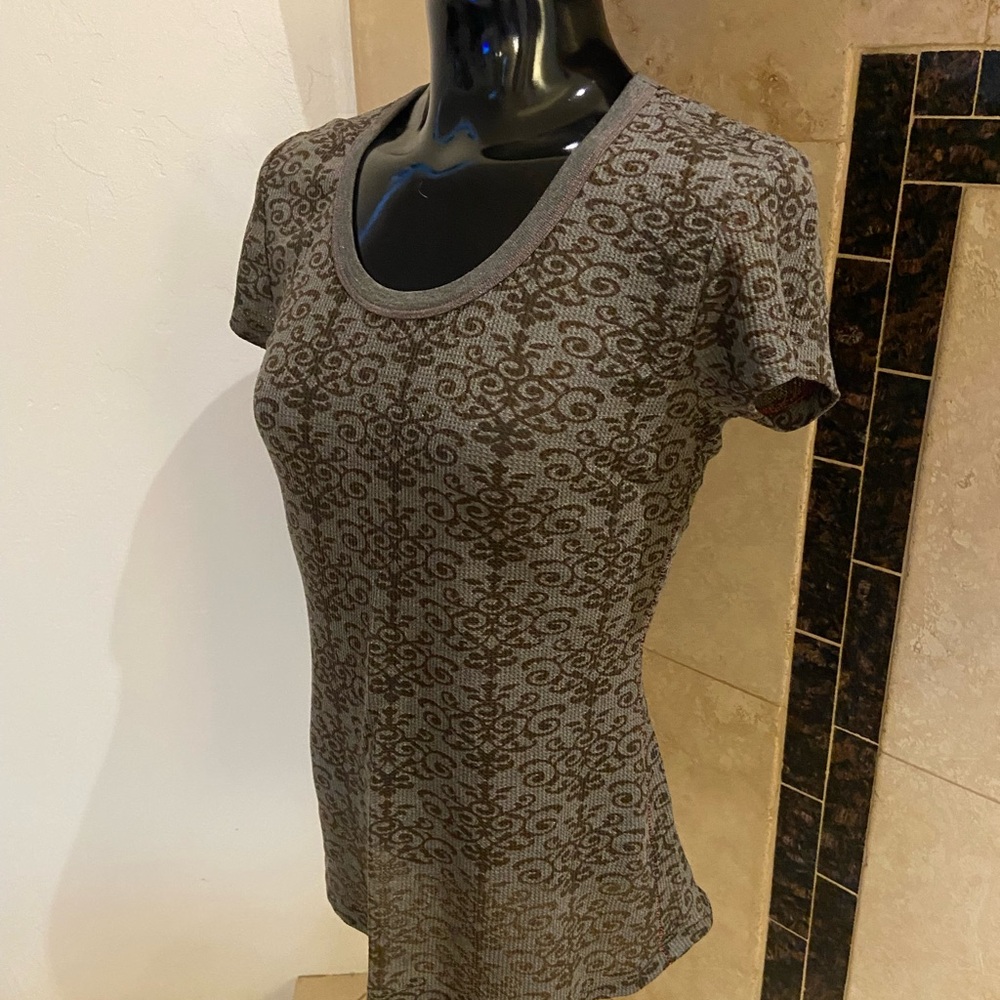 Prana Gray and Black Patterned Short Sleeve Top